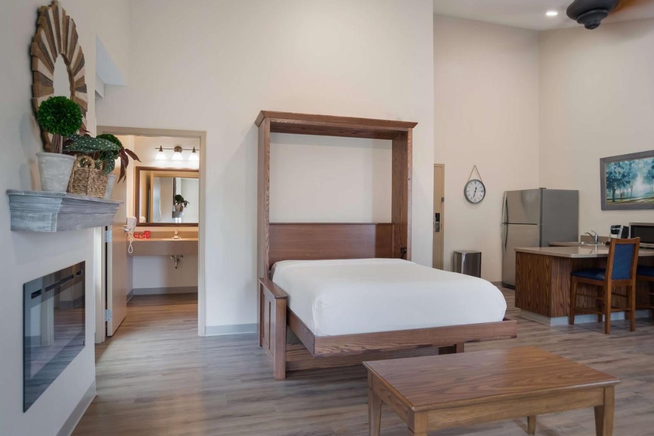 Surestay Plus Hotel By Best Western Elizabethtown Hershey Экстерьер фото